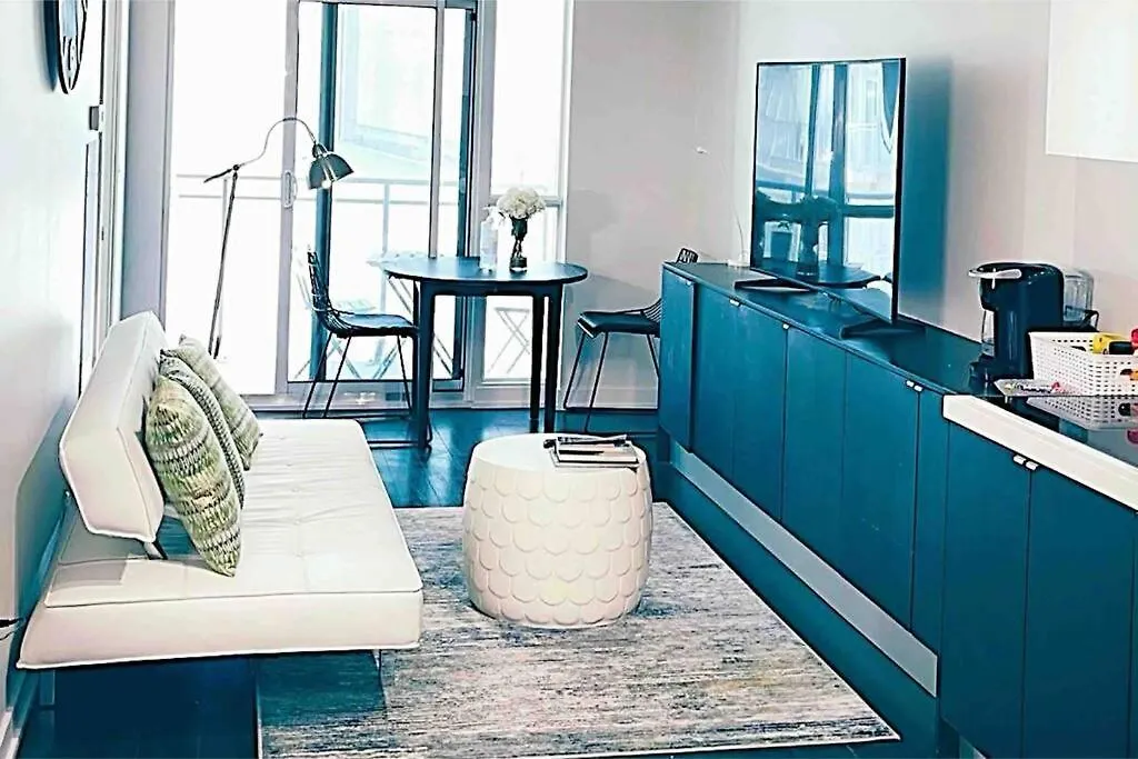 Apartment Beautiful Condo In The Centre Of Downtown Toronto